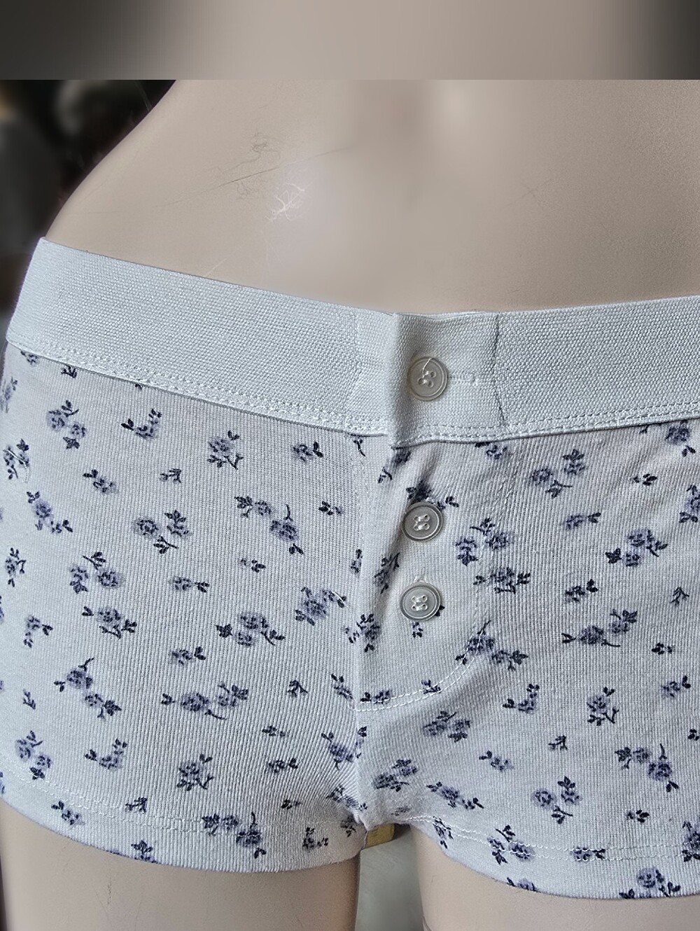 Hesperus women's XS ivory with blue floral print pajama boyshorts